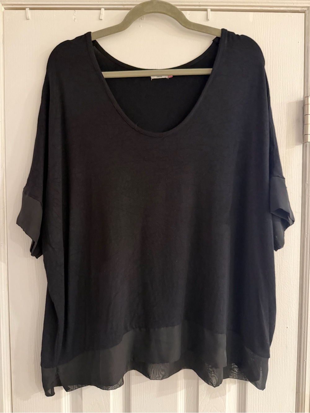 Kut from the Kloth Black Scoop Neck Layered Hem Oversized T-Shirt